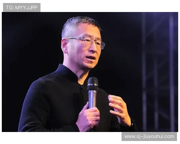 白岩松深度解析一场经典足球比赛回放揭示绿茵智慧与激情碰撞瞬间